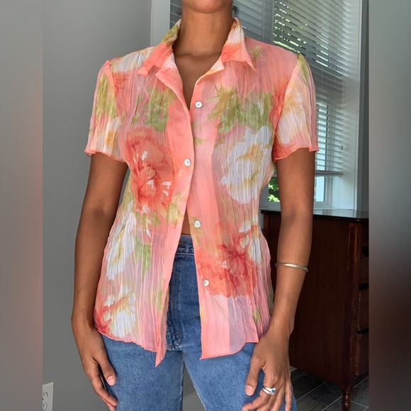 Sheer floral crinkle blouse - Picture 1 of 3